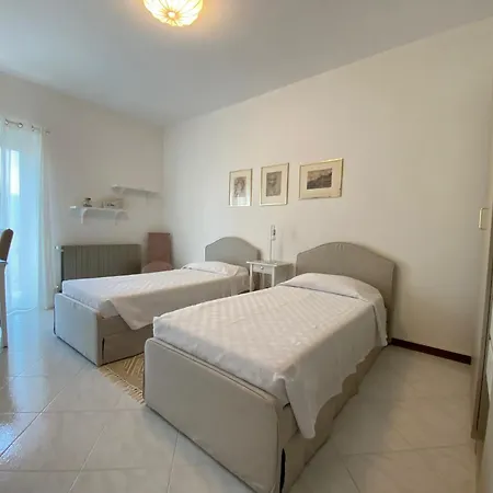 Amal'a-i 4 Camere-5 Ospiti-2 Bagni Parcheggio Videosorvegliato Gratis